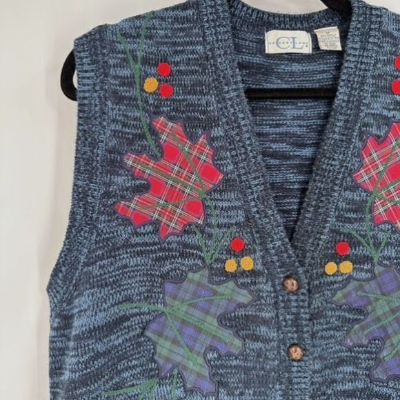 Cricket Lane Women's Button Up Christmas Sweater Vest Tartan Plaid Leaves Size M - Picture 2 of 9